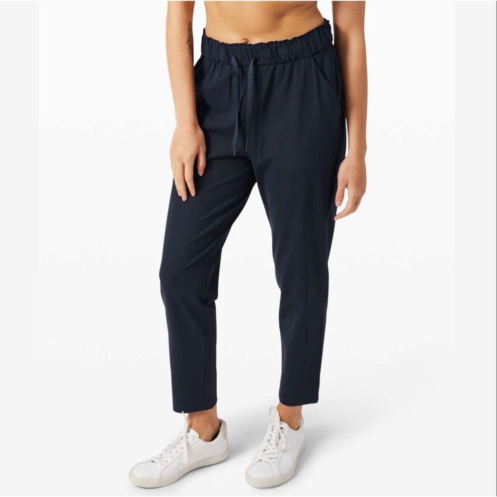 Lululemon Keep Moving Pant Black Size 2‎